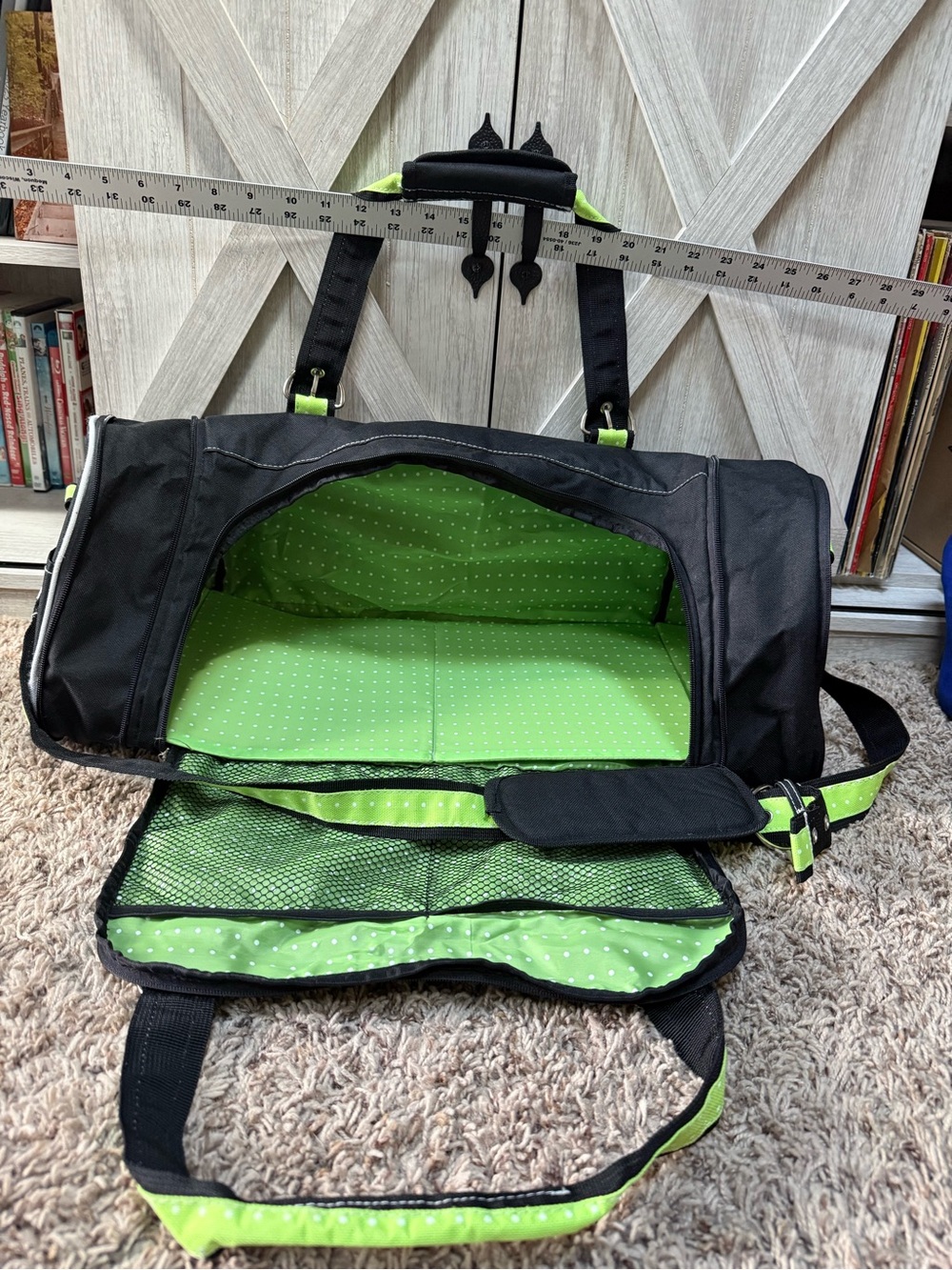 Cricut machine- expandable, carrying duffel case /lime green -black